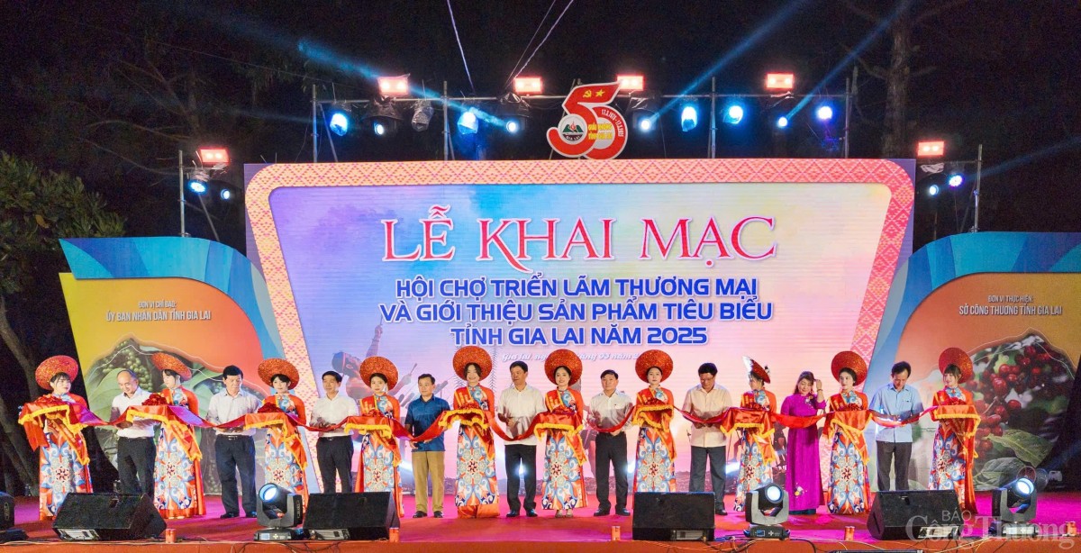 Khai mạc Hội chợ triển lãm thương mại tỉnh Gia Lai 2025