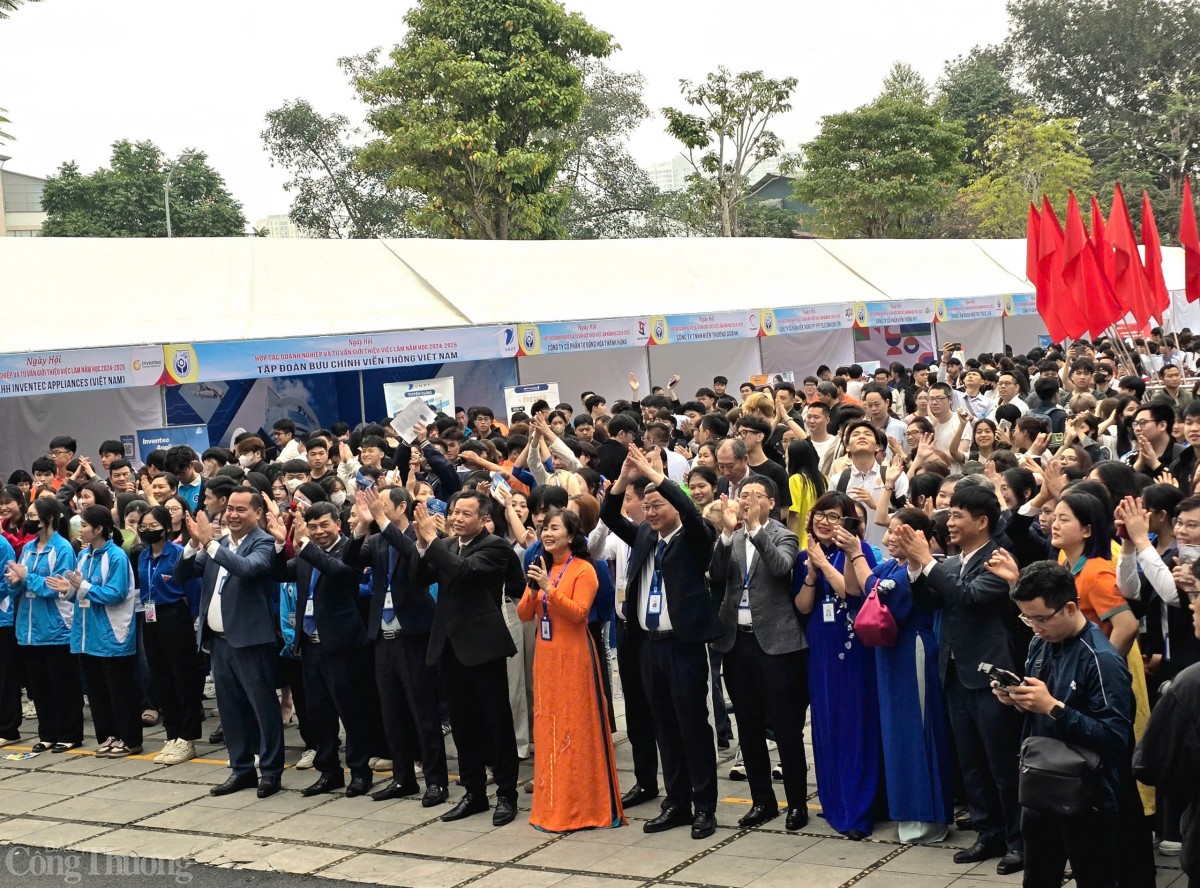 Ngày hội việc làm UNETI đón nhận hơn 7.000 vị trí công Ngày hội việc làm UNETI đón nhận hơn 7.000 vị trí công