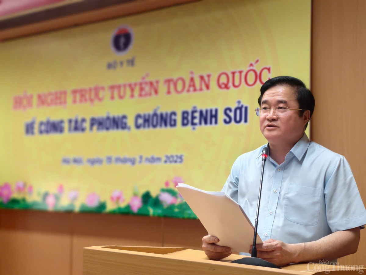 TS.BS Hoàng Minh Đức - Cục Phòng bệnh (Bộ Y tế) phát biểu tại hội nghị TS.BS Hoàng Minh Đức - Cục Phòng bệnh (Bộ Y tế) phát biểu tại hội nghị