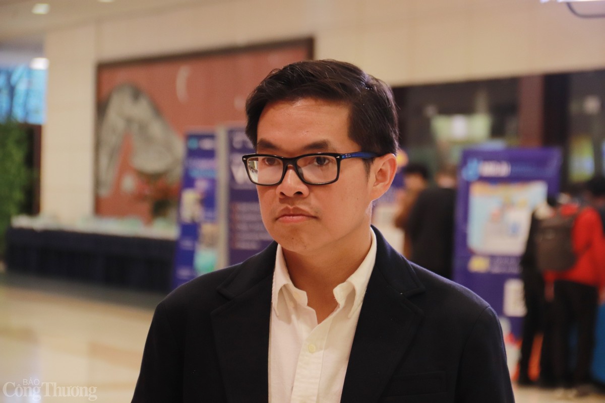 GS. Hồ Phạm Minh Nhật GS. Hồ Phạm Minh Nhật