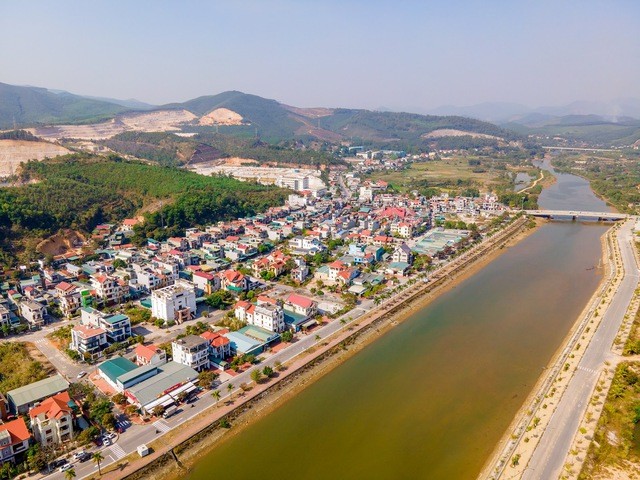  sắp xếp, sáp nhập đơn vị hành chính cấp tỉnh, cấp xã và tổ chức hệ thống chính quyền địa phương 2 cấp.