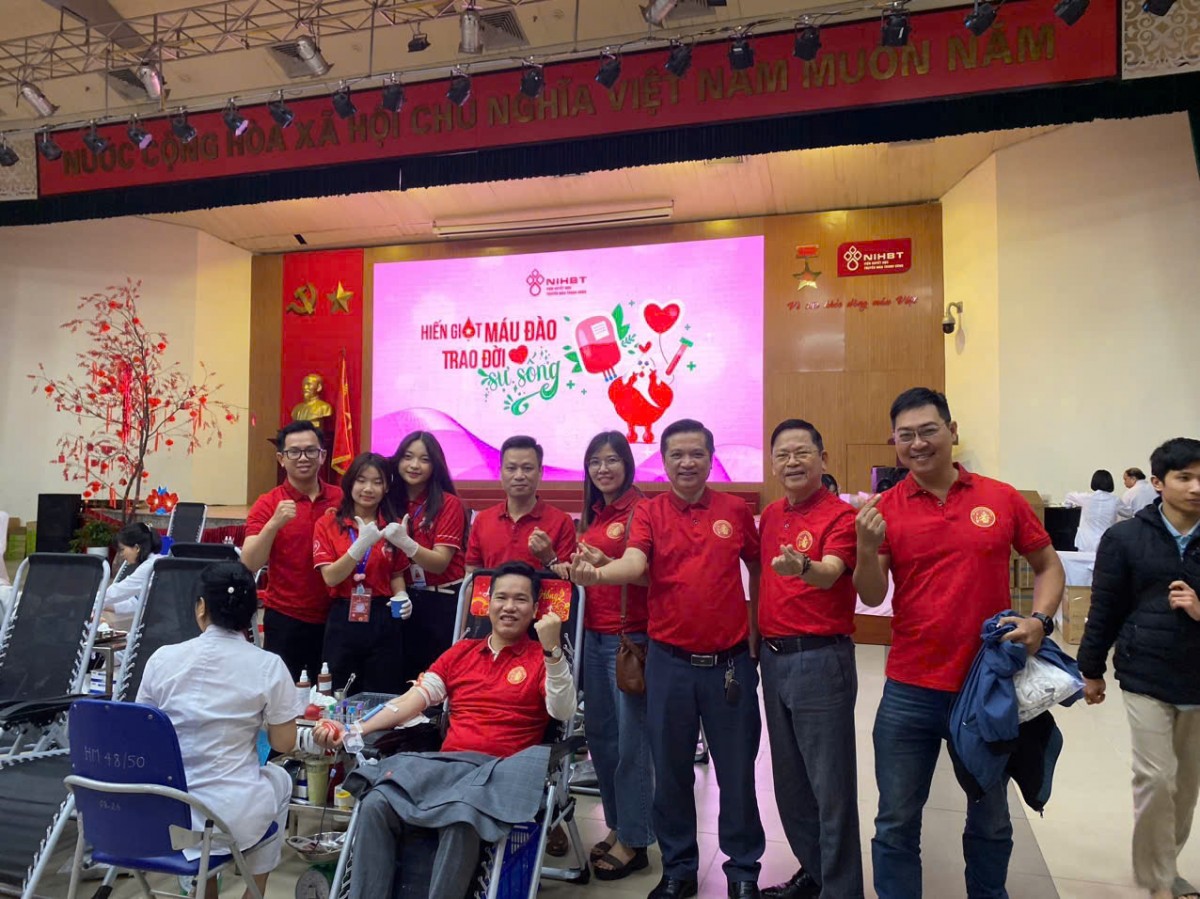Chung tay hiến máu - trao yêu thương đến bệnh nhân khó khăn