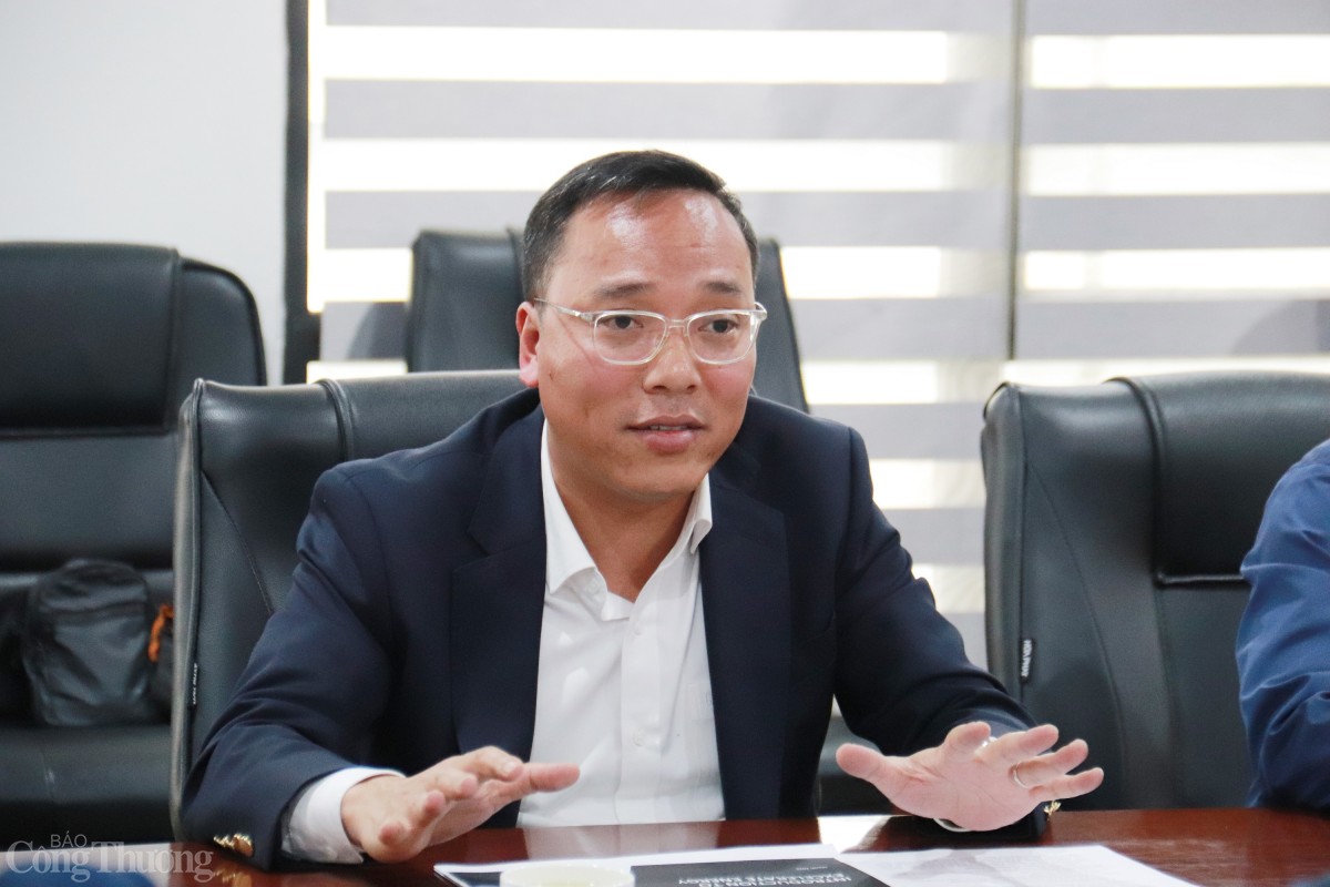 Thứ trưởng Nguyễn Hoàng Long làm việc với tập đoàn Excelerate Energy Thứ trưởng Nguyễn Hoàng Long làm việc với tập đoàn Excelerate Energy