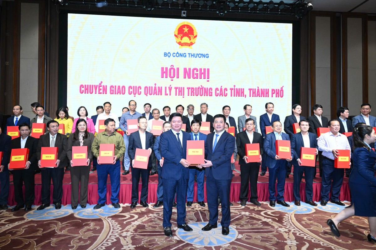 Bộ trưởng Nguyễn Hồng Diên: Bộ trưởng Nguyễn Hồng Diên: