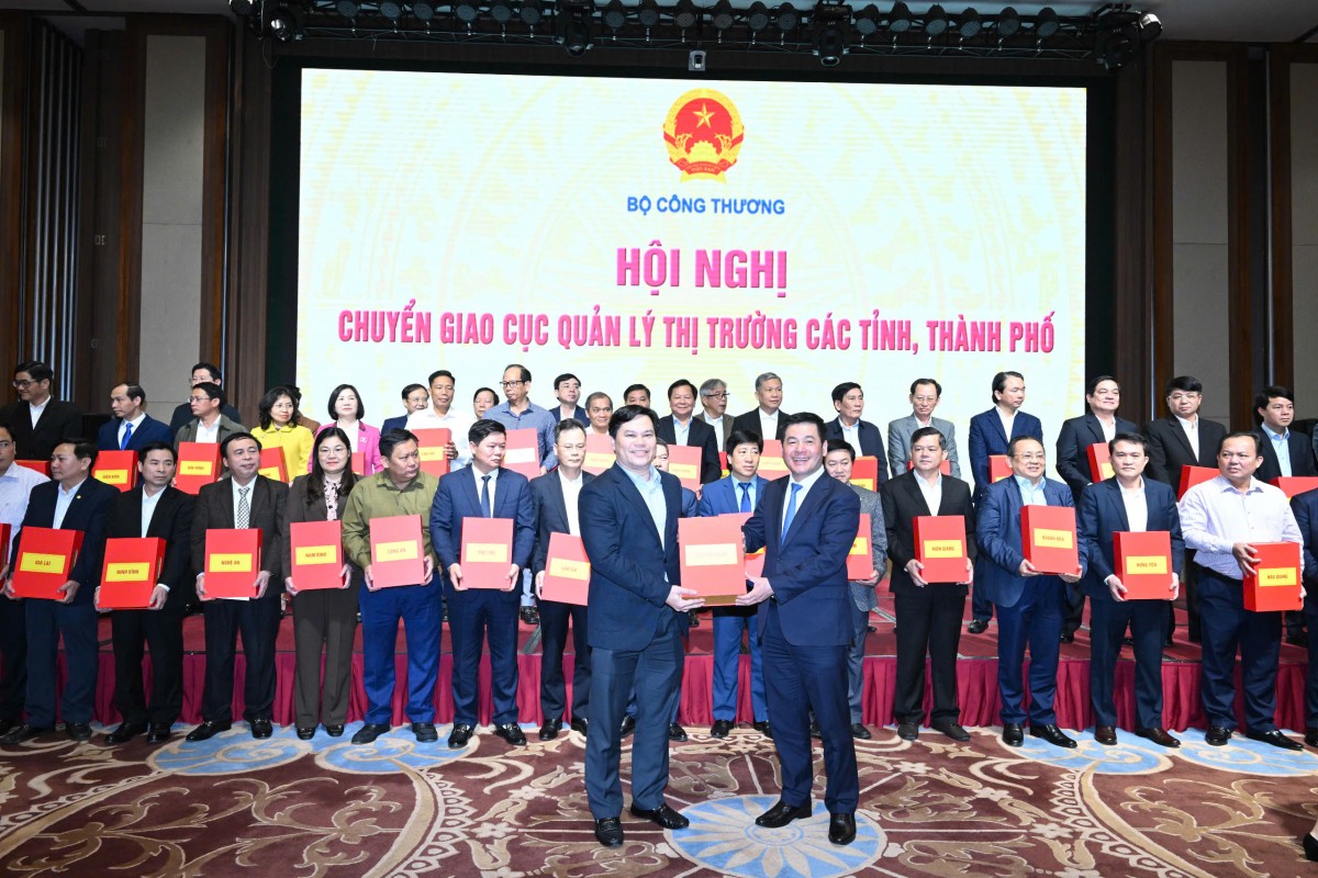 Bộ trưởng Nguyễn Hồng Diên: Bộ trưởng Nguyễn Hồng Diên: