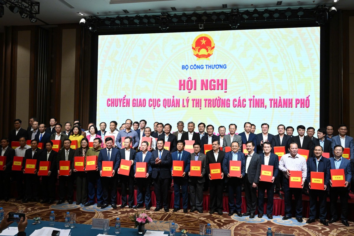 Bộ trưởng Nguyễn Hồng Diên: Bộ trưởng Nguyễn Hồng Diên: