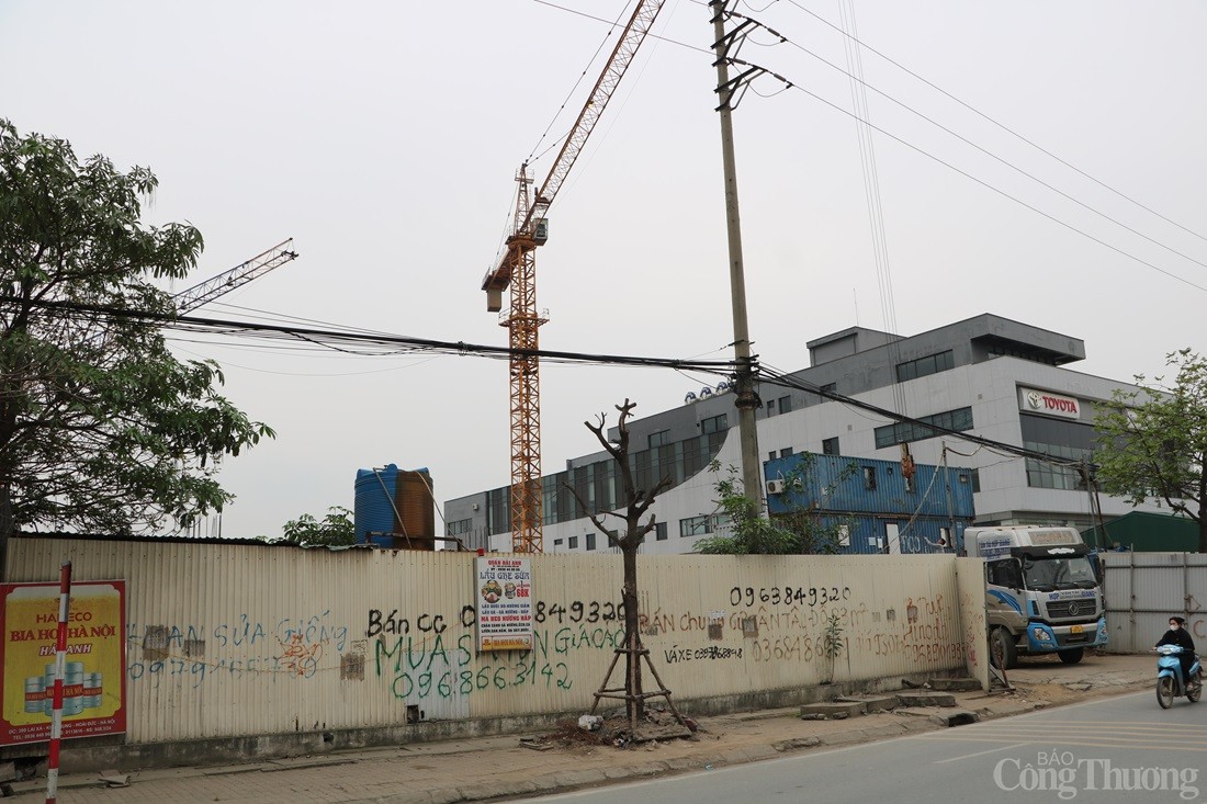 Dự án nhà hơn 6.000 m2 đắp chiếu, ngập trong phế liệu