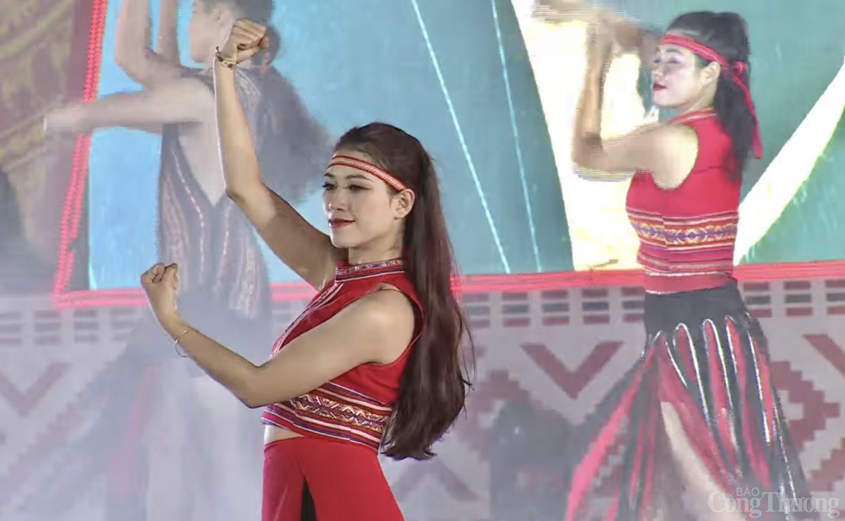 giải phóng tỉnh gia lai, chương trình nghệ thuật, tỉnh gia lai, biểu diễn nghệ thuật