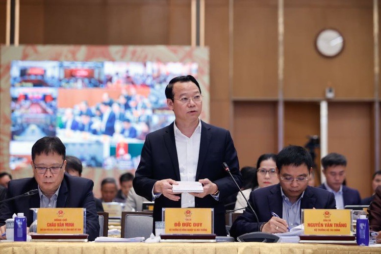 Bộ trưởng Bộ Nông nghiệp và Môi trường Đỗ Đức Duy báo cáo về việc thực hiện mục tiêu hoàn thành liên thông cơ sở dữ liệu quốc gia về đất đai vào tháng 6/2025 - Ảnh: VGP/Nhật Bắc Bộ trưởng Bộ Nông nghiệp và Môi trường Đỗ Đức Duy báo cáo về việc thực hiện mục tiêu hoàn thành liên thông cơ sở dữ liệu quốc gia về đất đai vào tháng 6/2025 - Ảnh: VGP/Nhật Bắc