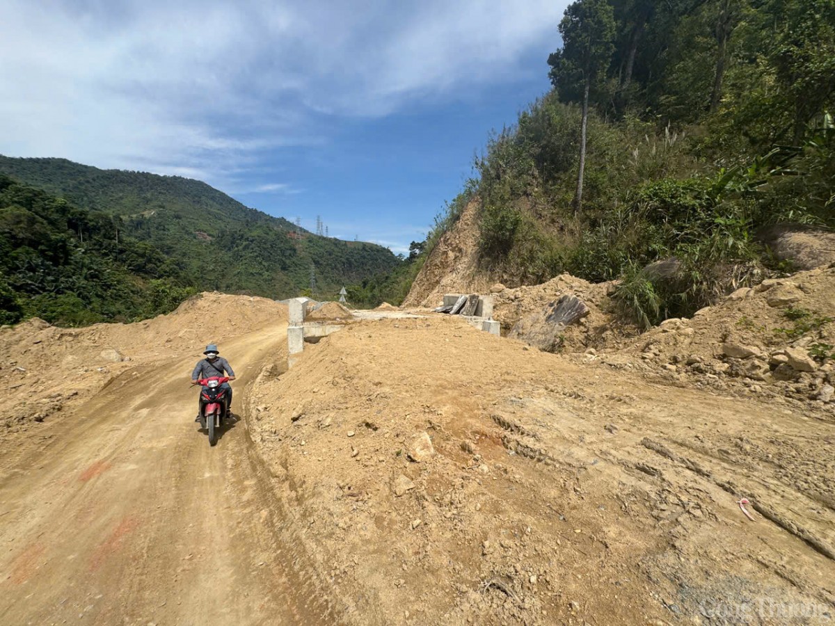 Sau 4 năm thi công thì những tuyến đường này mới chỉ hoàn thành hơn 50% Sau 4 năm thi công thì những tuyến đường này mới chỉ hoàn thành hơn 50%