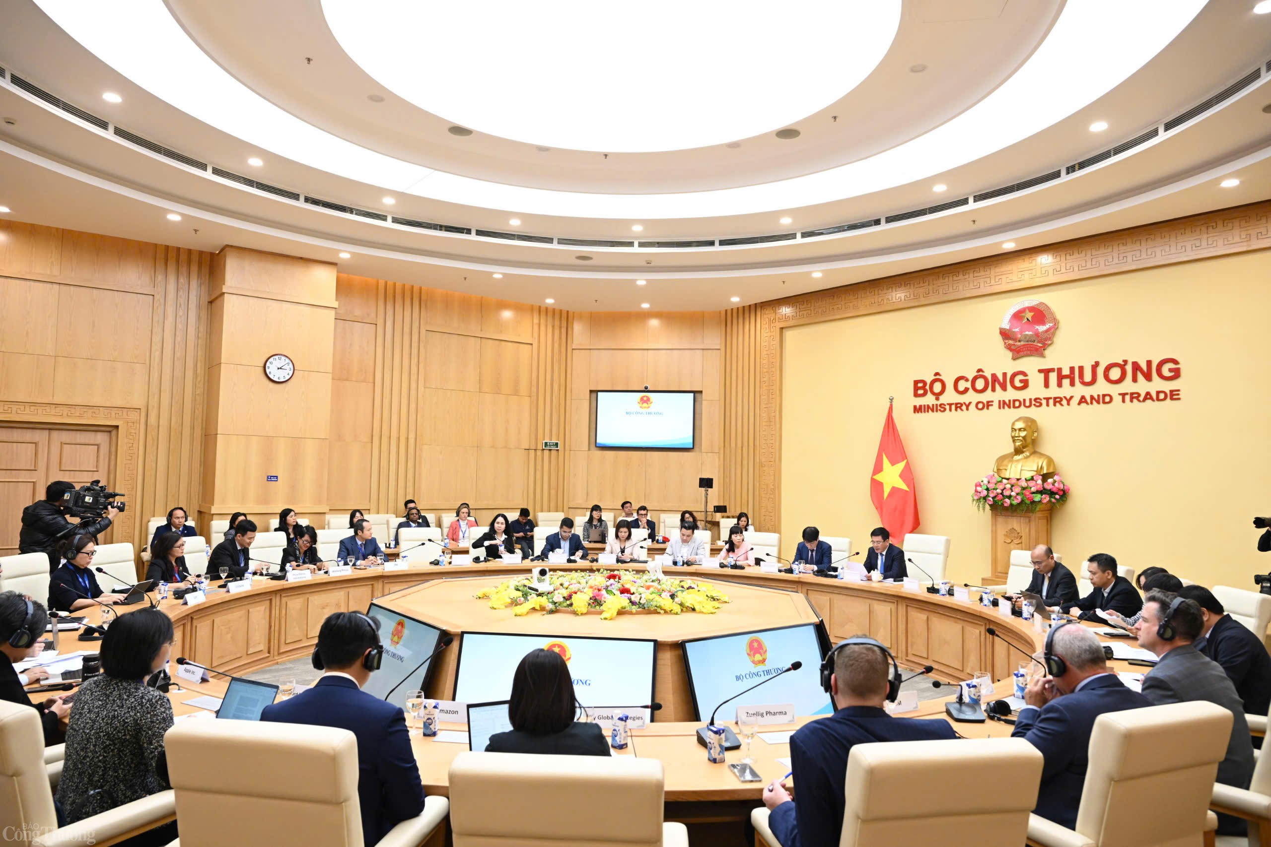 Bộ trưởng Nguyễn Hồng Diên làm viêc với Hội đồng Hoa Kỳ