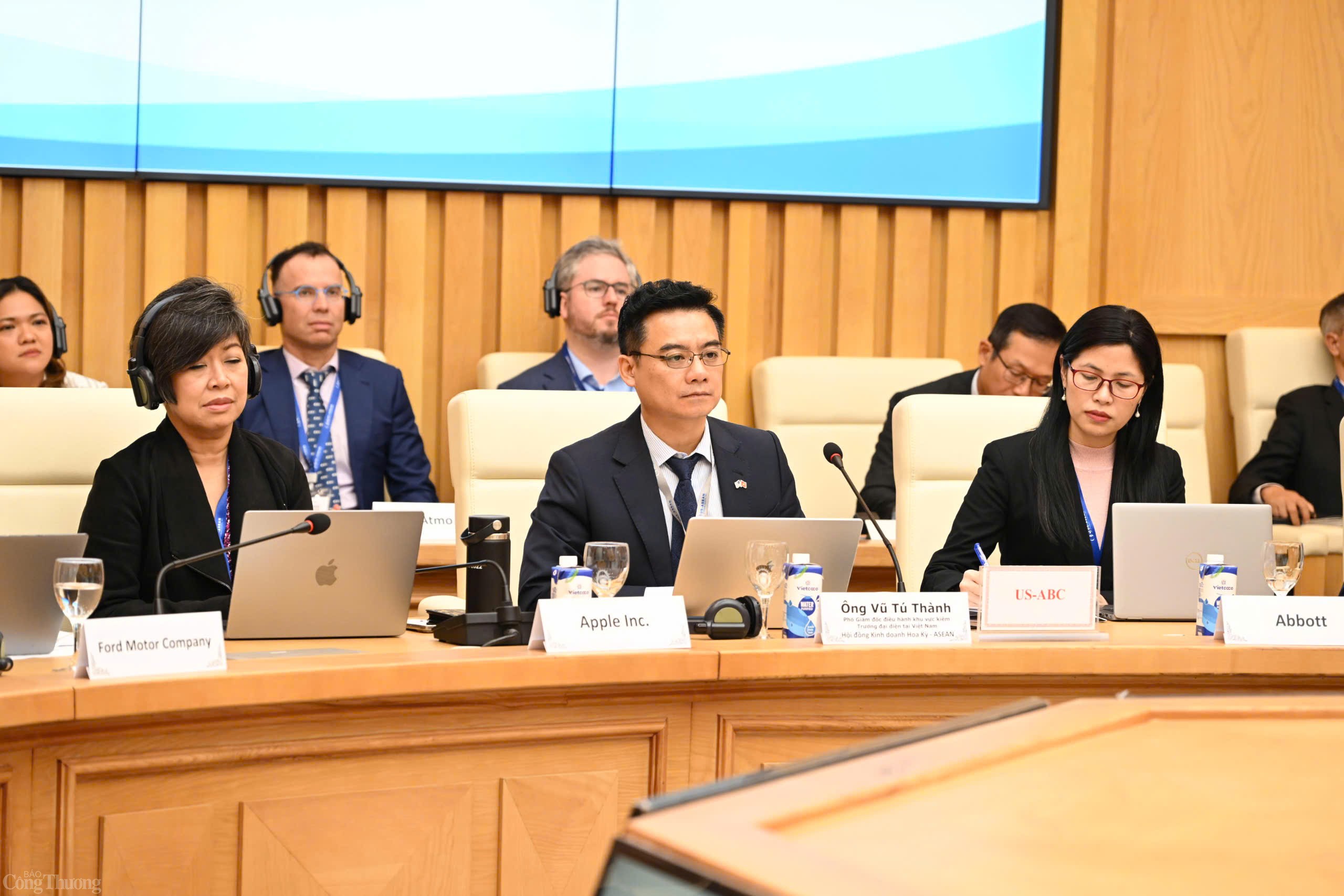 Bộ trưởng Nguyễn Hồng Diên làm viêc với Hội đồng Hoa Kỳ Bộ trưởng Nguyễn Hồng Diên làm viêc với Hội đồng Hoa Kỳ