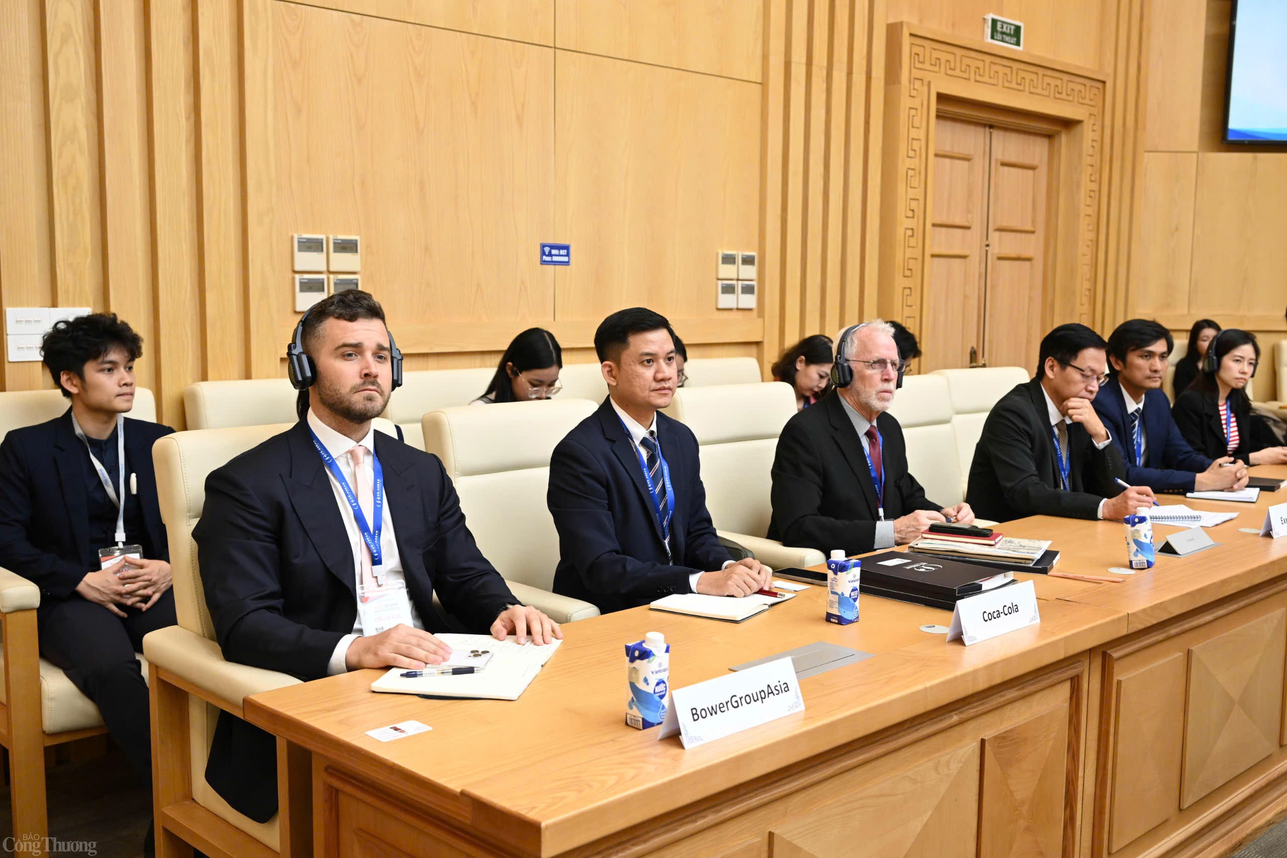 Bộ trưởng Nguyễn Hồng Diên làm viêc với Hội đồng Hoa Kỳ Bộ trưởng Nguyễn Hồng Diên làm viêc với Hội đồng Hoa Kỳ