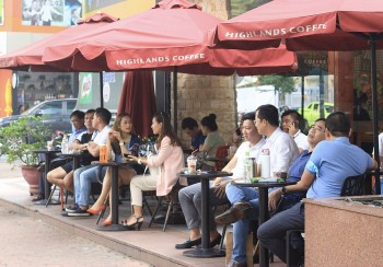 Người Việt chi bao nhiêu tiền để uống cà phê, trà sữa?