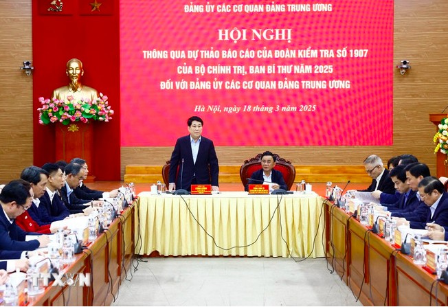 Ủy viên Bộ Chính trị, Chủ tịch nước Lương Cường, Trưởng Đoàn kiểm tra số 1907 chủ trì Hội nghị. (Ảnh: Lâm Khánh/TTXVN) Ủy viên Bộ Chính trị, Chủ tịch nước Lương Cường, Trưởng Đoàn kiểm tra số 1907 chủ trì Hội nghị. (Ảnh: Lâm Khánh/TTXVN)