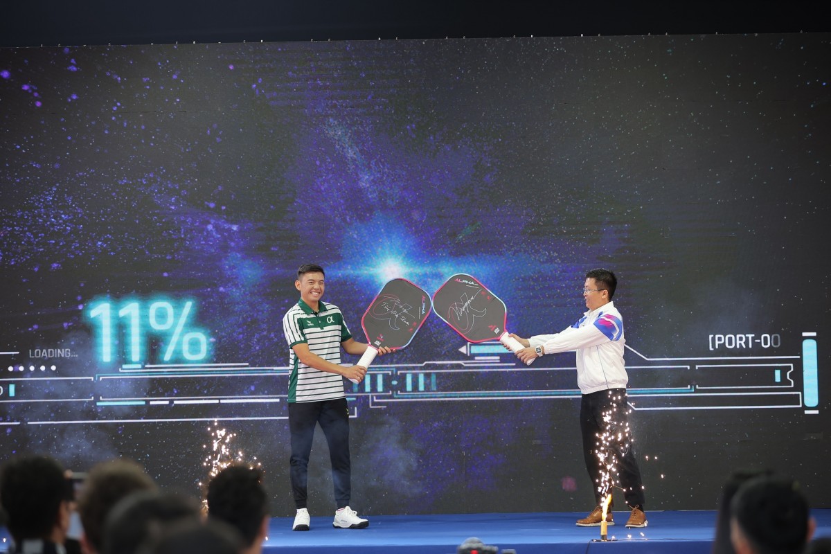 Lý Hoàng Nam chia sẻ về việc tạm dừng sự nghiệp tennis để chuyển sang pickleball tại sự kiện sáng nay. Lý Hoàng Nam chia sẻ về việc tạm dừng sự nghiệp tennis để chuyển sang pickleball tại sự kiện sáng nay.