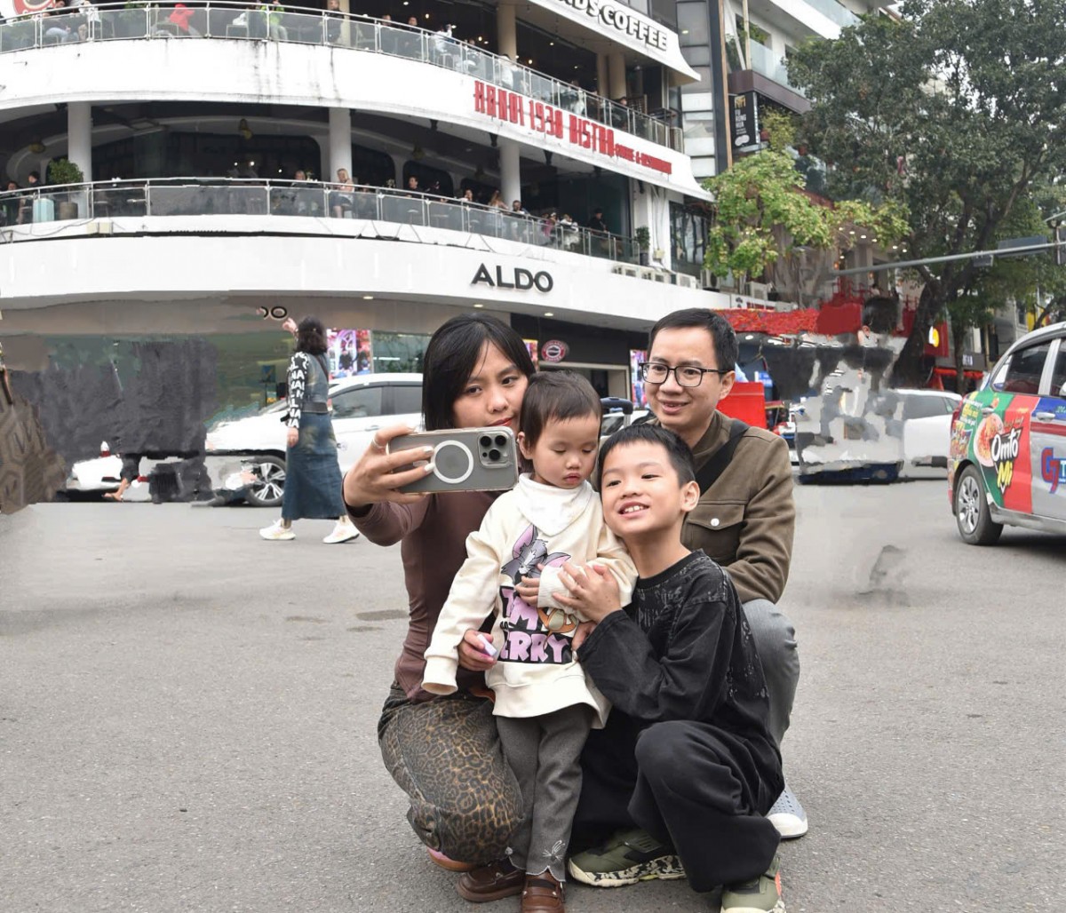 Đổ xô check-in nhà Hàm cá mập trước khi bị hạ giải