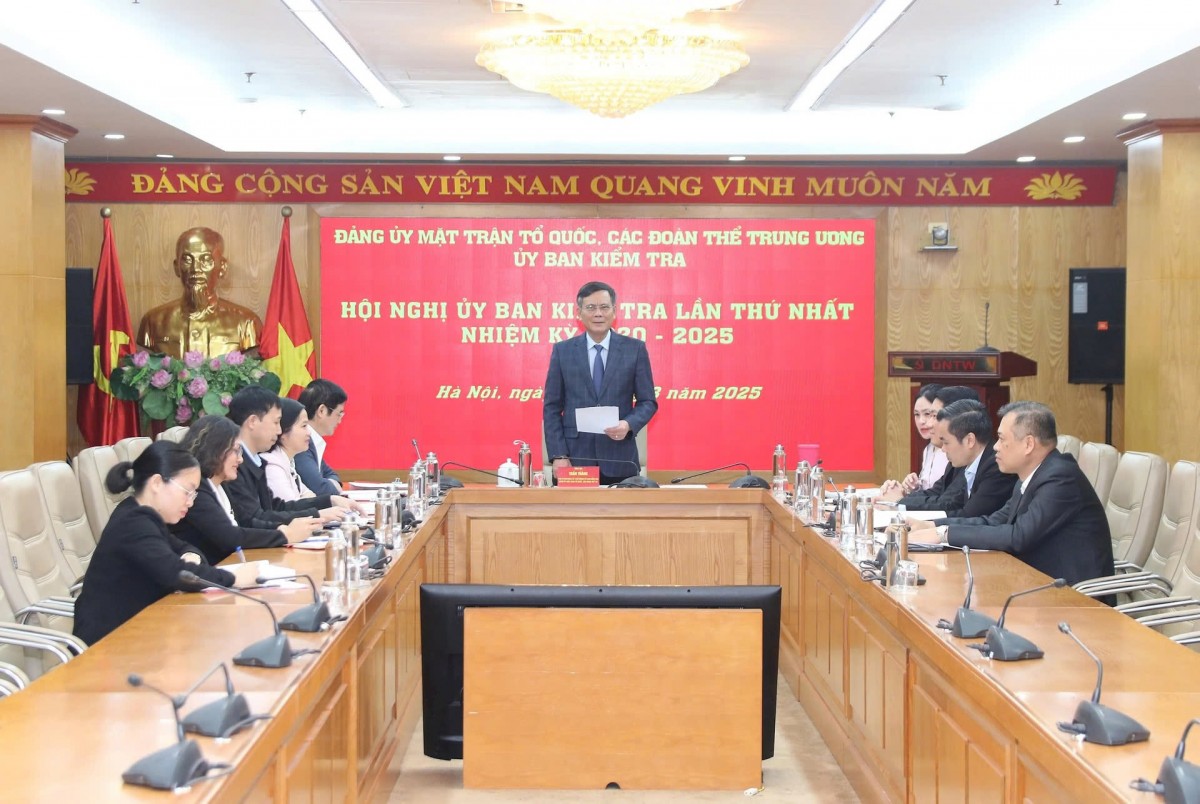 Đồng chí Trần Thắng, Chủ nhiệm Ủy ban Kiểm tra Đảng ủy Mặt trận Tổ quốc, các đoàn thể Trung ương phát biểu tại Hội nghị. Ảnh: Tiến Đạt