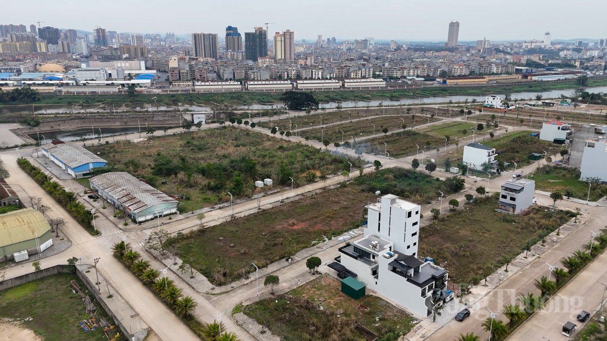 Vì sao nhiều hộ dân ‘bị bỏ rơi’ ở TP Móng Cái?