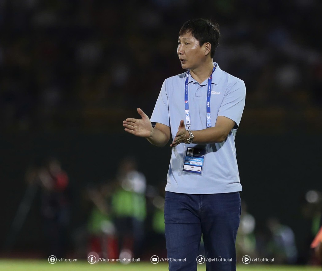 Thắng Campuchia, đội tuyển Việt Nam vẫn để lộ nhiều 'tử huyệt' Thắng Campuchia, đội tuyển Việt Nam vẫn để lộ nhiều 'tử huyệt'