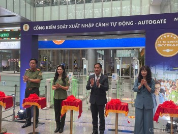Bộ Công an tiếp nhận Cổng kiểm soát xuất nhập cảnh tự động sân bay Đà Nẵng