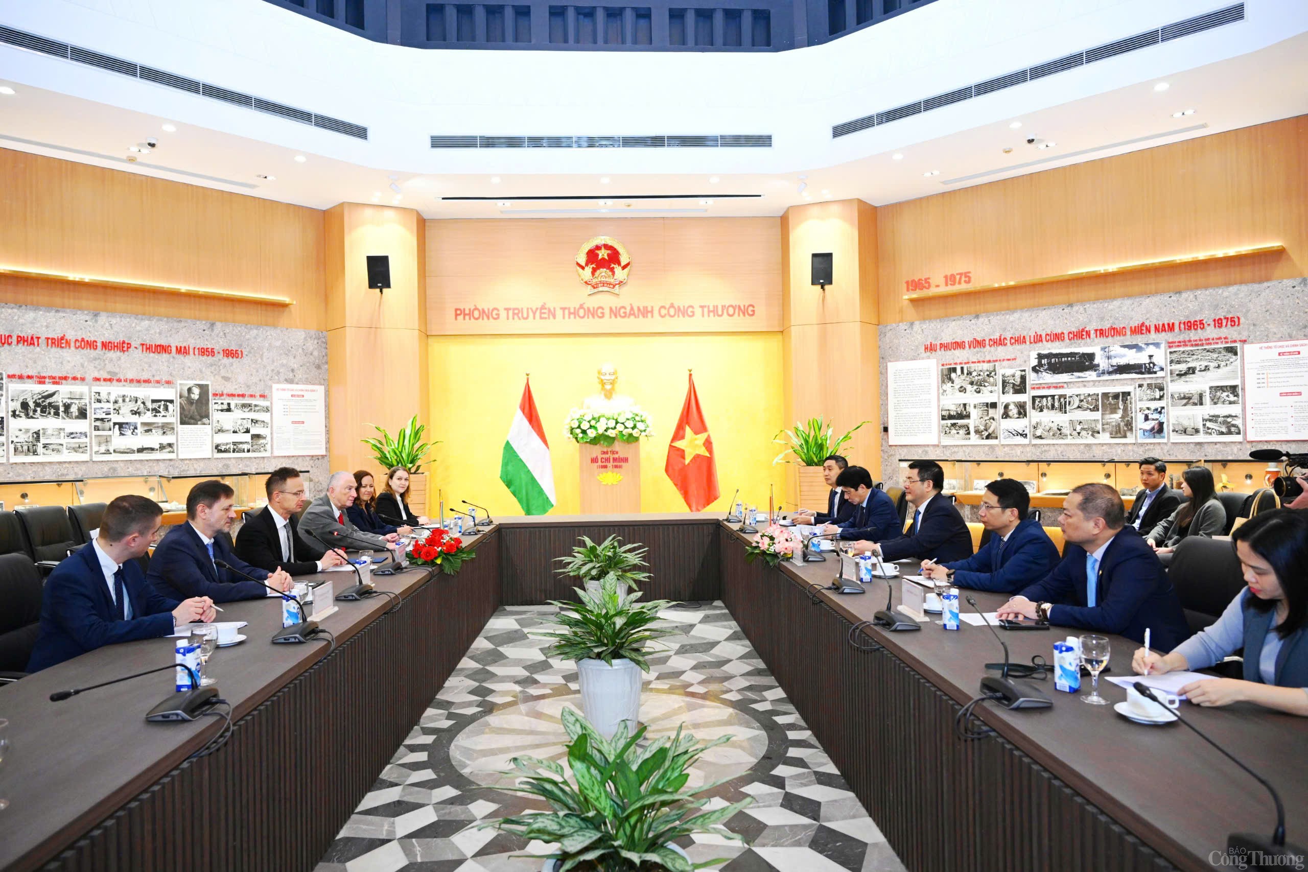 Bộ trưởng Nguyễn Hồng Diên đề nghị Hungary