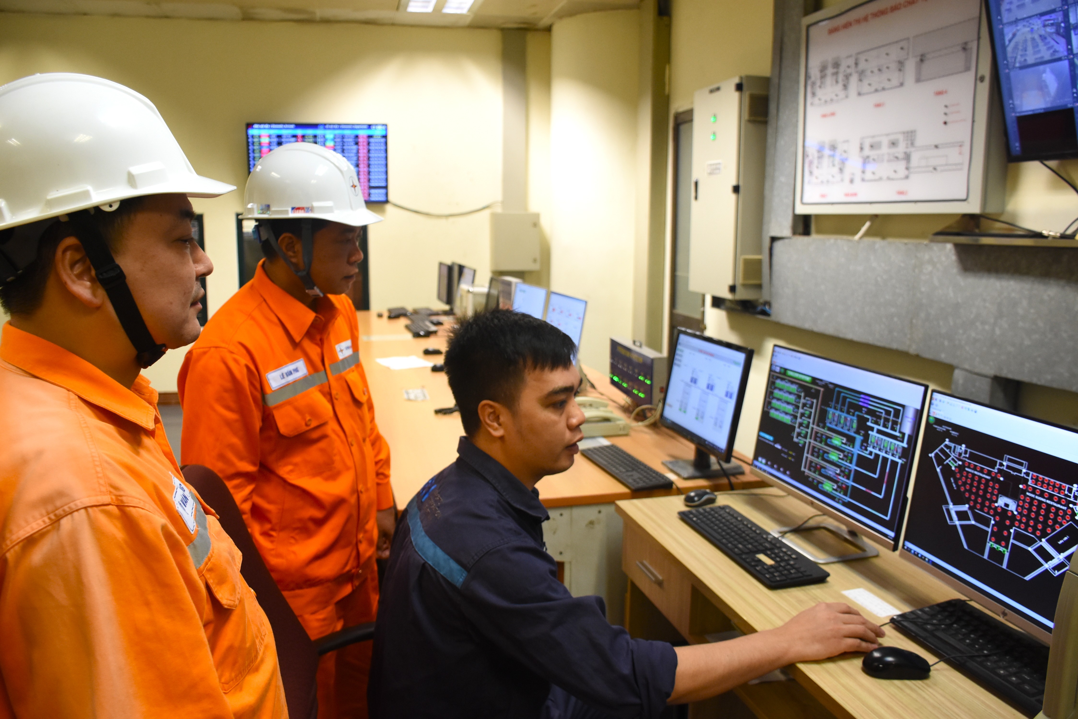 EVNHANOI triển khai các phương án cung ứng điện cho mùa hè năm 2025