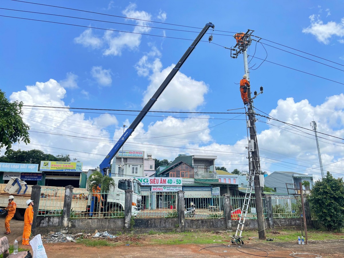Các đơn vị tăng cường kiểm tra bảo dưỡng hệ thống lưới điện đảm bảo cung cấp điện an toàn, liên tục, ổn định 