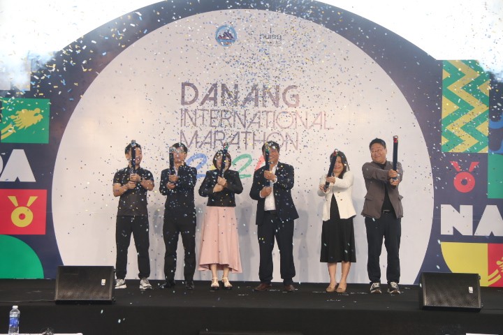 Nghi thức khai mạc Danang International Marathon 2025