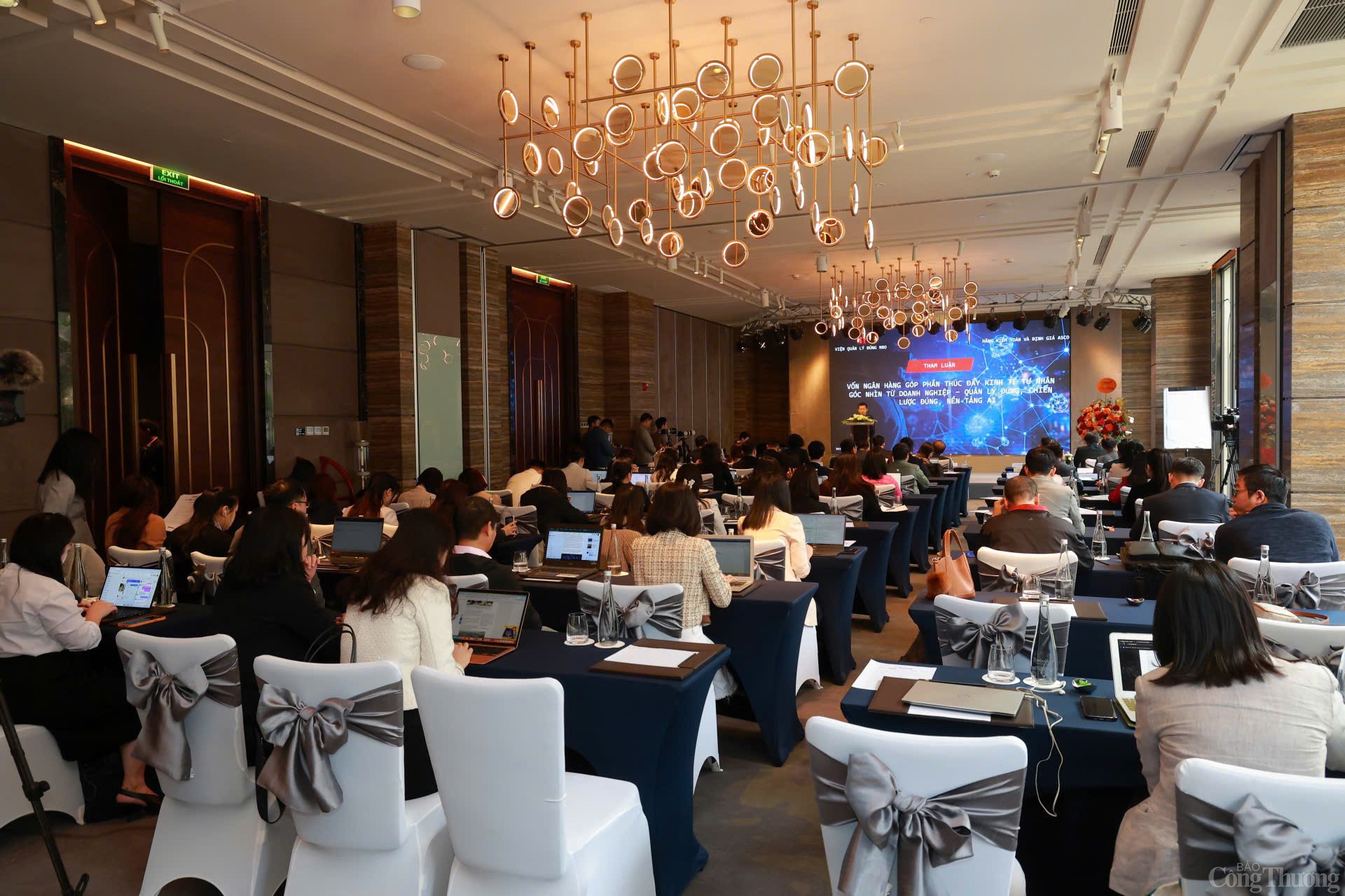 Kinh tế tư nhân tăng tốc trong kỷ nguyên mới Kinh tế tư nhân tăng tốc trong kỷ nguyên mới