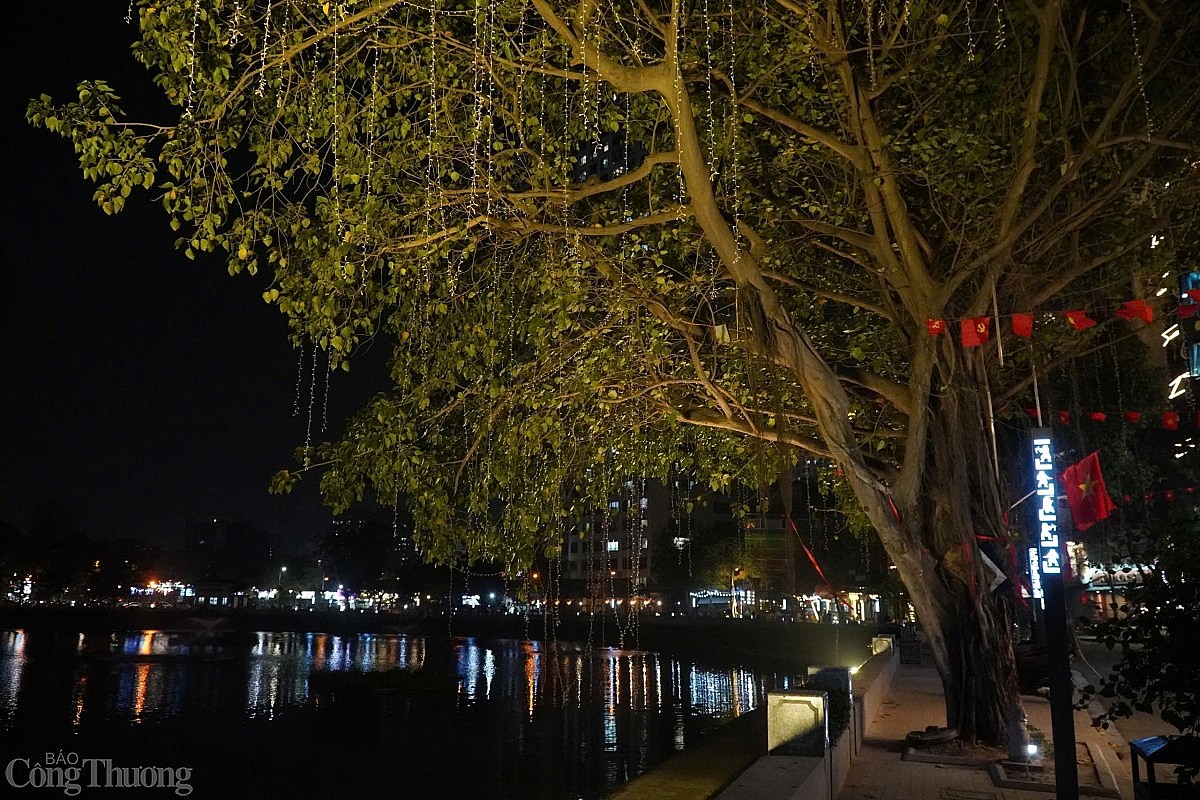 'Ngược đời' phố đi bộ ở Hà Nội vắng như chùa Bà Đanh