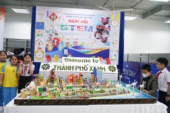 Độc đáo mô hình Đà Nẵng làm từ vật liệu tái chế