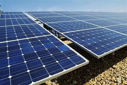 Chi phí của các tấm pin mặt trời quang điện (PV) đã giảm tới 82% trong vòng 10 năm qua, từ khoảng 360 USD/MWh vào năm 2010 xuống chỉ còn 64 USD/MWh vào năm 2020. Ảnh minh họa Chi phí của các tấm pin mặt trời quang điện (PV) đã giảm tới 82% trong vòng 10 năm qua, từ khoảng 360 USD/MWh vào năm 2010 xuống chỉ còn 64 USD/MWh vào năm 2020. Ảnh minh họa