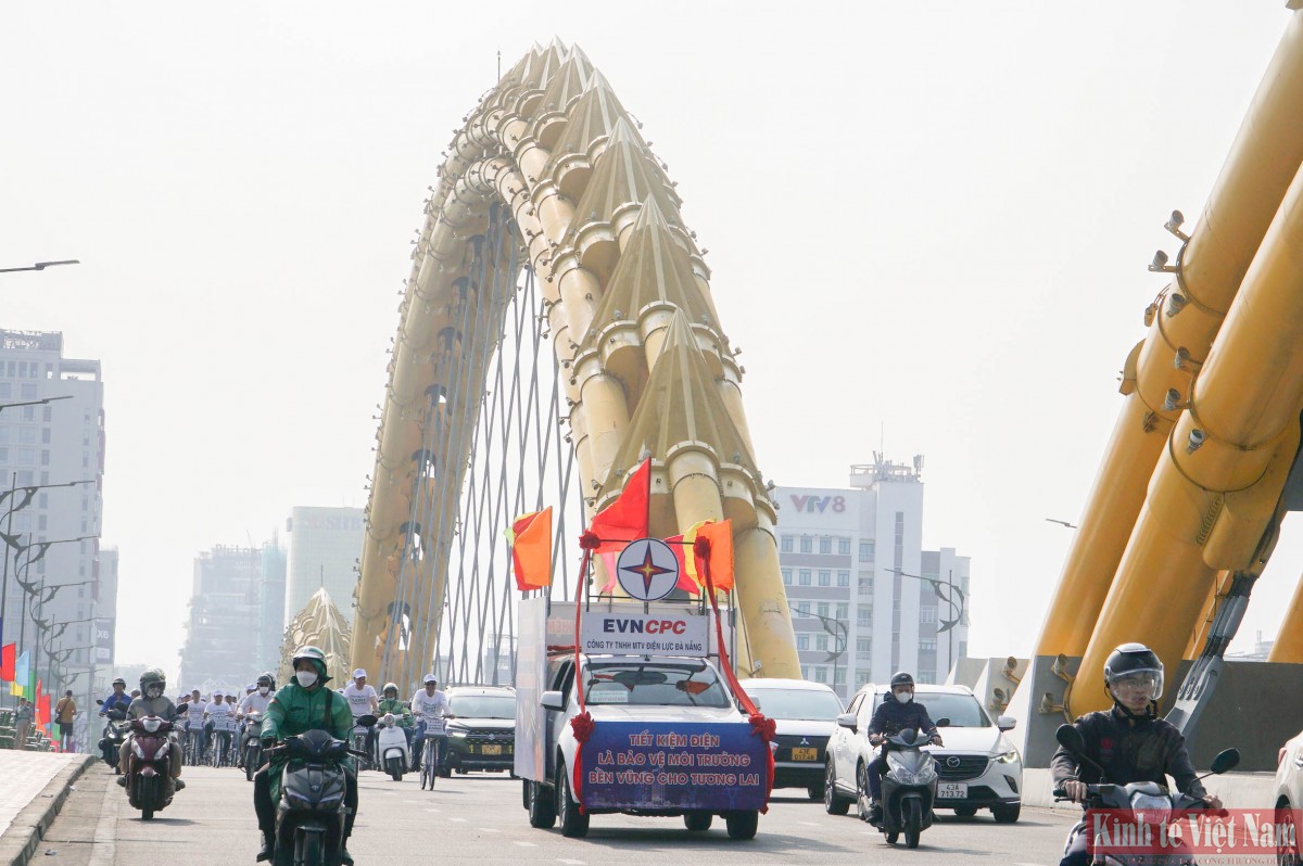 Diễu hành tuyên truyền hưởng ứng Giờ Trái đất tại thành phố Đà Nẵng chiều 22/3