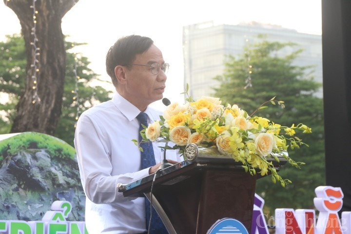 Phó Giám đốc Sở Văn hóa - Thể thao thành phố Đà Nẵng phát biểu khai mạc Triển lãm Đà Nẵng - Xưa và nay