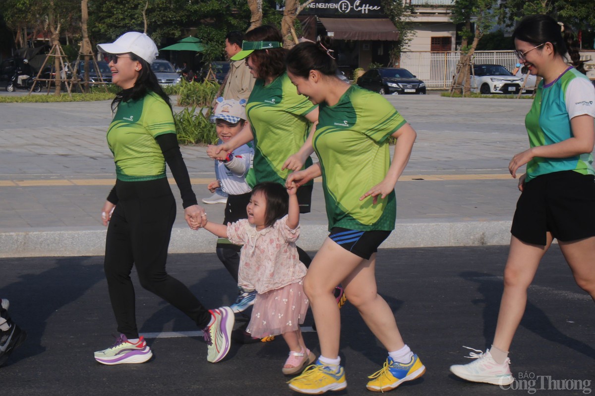 Ngày chạy Olympic còn có sự tham gia của các vận động viên nhí