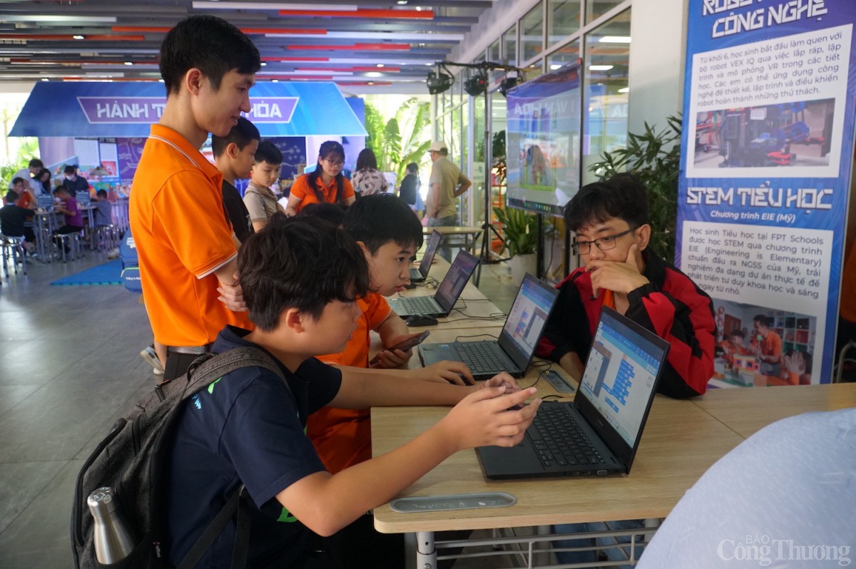 Theo ông Hoàng Nam Tiến, trong cách mạng số, cần phải