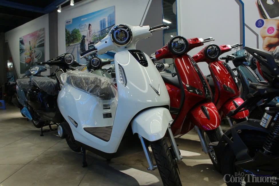 VinFast đang là cái tên nổi bật với các dòng xe như Evo 200, Feliz S hay Theon S, nhờ thiết kế hiện đại, quãng đường di chuyển dài và hệ thống trạm sạc tiện lợi. Ảnh: Huyền Trang