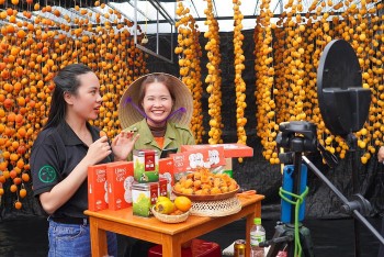 Nâng giá trị sản phẩm vùng dân tộc bằng ‘cánh cửa’ online