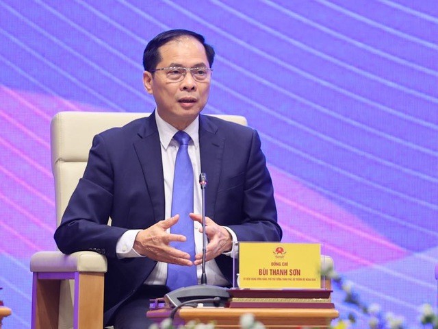 Phó Thủ tướng Bùi Thanh Sơn chia sẻ về giải pháp chiến lược của Việt Nam trong việc đẩy mạnh hợp tác nghiên cứu khoa học và phát triển khoa học công nghệ với các quốc gia - Ảnh: VGP/Nhật Bắc