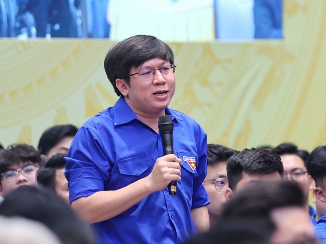 TS. Lê Kim Hùng - Trưởng Bộ môn Truyền thông, Khoa Mạng máy tính và Truyền thông, Trường Đại học Công nghệ thông tin Đại học Quốc gia TP. Hồ Chí Minh TS. Lê Kim Hùng - Trưởng Bộ môn Truyền thông, Khoa Mạng máy tính và Truyền thông, Trường Đại học Công nghệ thông tin Đại học Quốc gia TP. Hồ Chí Minh