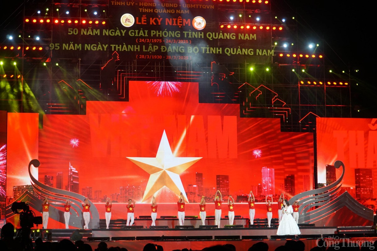 Tối 25/3, tại Quảng trưởng 24/3, trong Lễ kỷ niệm 50 năm Ngày giải phóng tỉnh (24/3/1975 -24/3/2025) và 95 năm Ngày thành lập Đảng bộ tỉnh (28/3/1930 – 28/3/2025), tỉnh Quảng Nam đã tổ chức chương trình nghệ thuật đặc biệt với chủ đề: “Quảng Nam – Vang mãi bản hùng ca”.