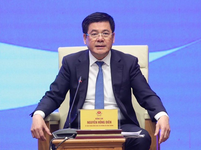 Bộ trưởng Bộ Công Thương Nguyễn Hồng Diên trao đổi về chiến lược, chính sách để Việt Nam tham gia sâu hơn vào thị trường bán dẫn toàn cầu - Ảnh: VGP/Nhật Bắc Bộ trưởng Bộ Công Thương Nguyễn Hồng Diên trao đổi về chiến lược, chính sách để Việt Nam tham gia sâu hơn vào thị trường bán dẫn toàn cầu - Ảnh: VGP/Nhật Bắc