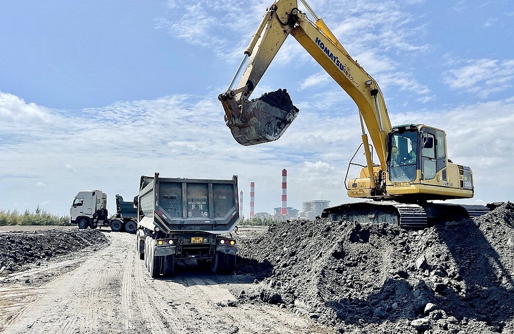 Tiêu thụ tro xỉ của Nhiệt điện Duyên Hải sau khi Phó Thủ tướng có chỉ đạo Tiêu thụ tro xỉ của Nhiệt điện Duyên Hải sau khi Phó Thủ tướng có chỉ đạo