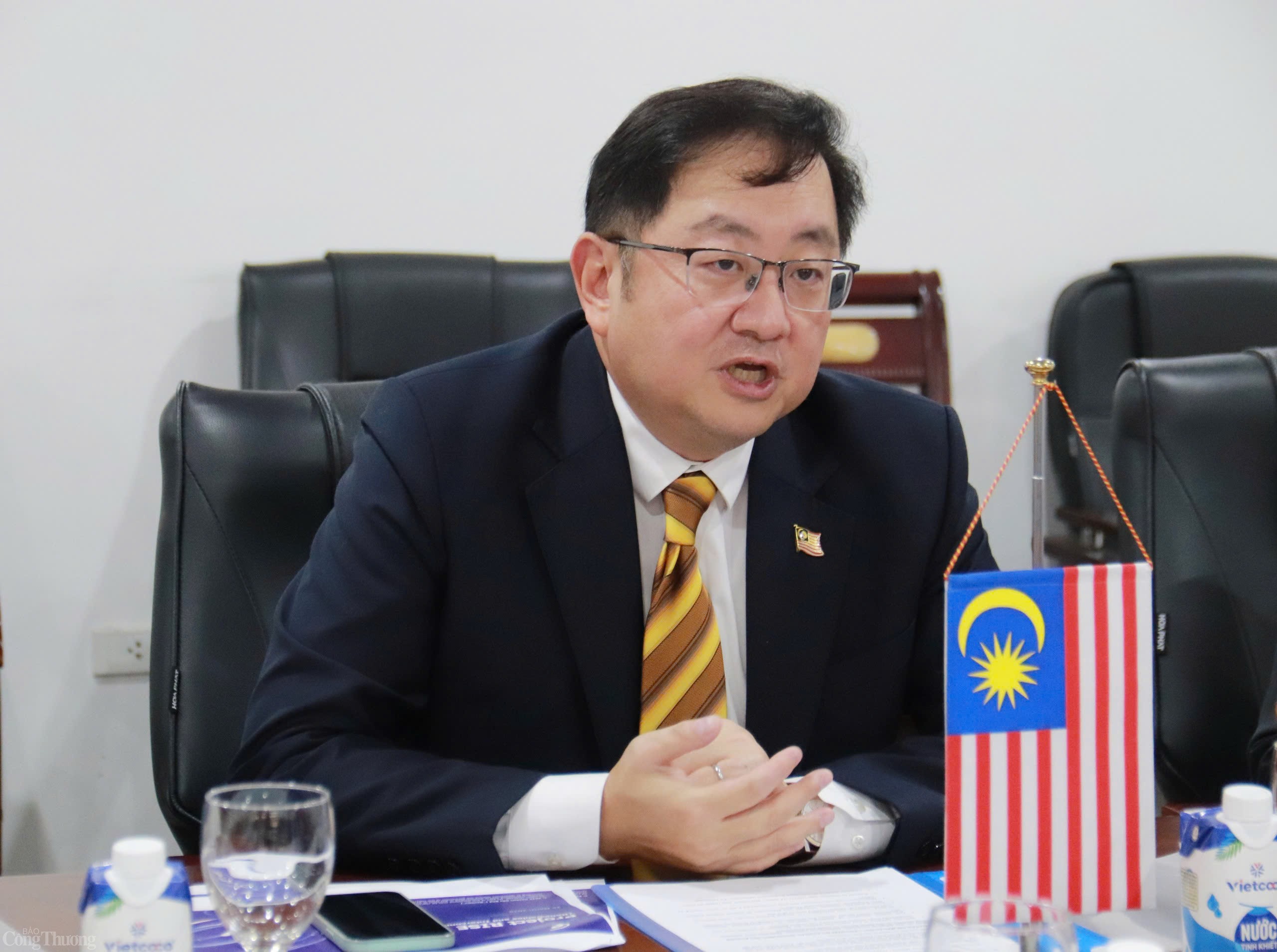 Thứ trưởng Nguyễn Hoàng Long