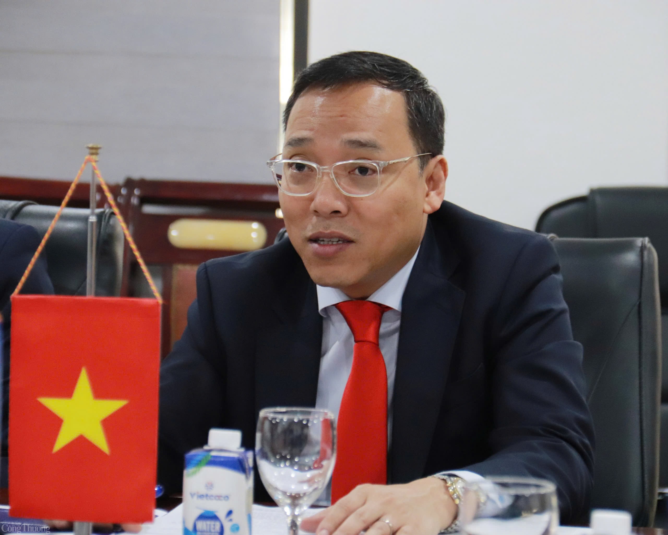 Thứ trưởng Nguyễn Hoàng Long