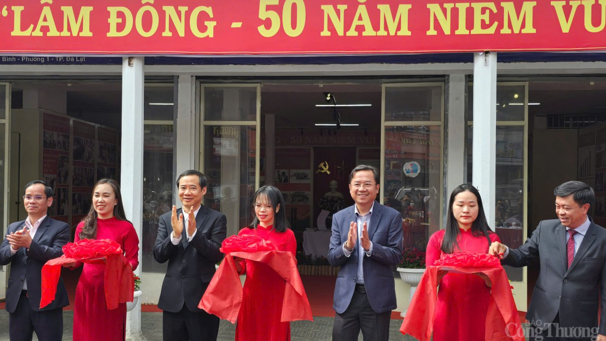 Triển lãm ảnh Lâm Đồng - 50 năm niềm vui thống nhất