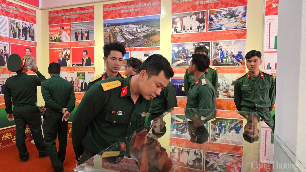 Triển lãm ảnh Lâm Đồng - 50 năm niềm vui thống nhất