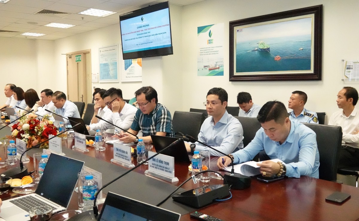 thứ trưởng nguyễn sinh nhật tân làm việc tại lọc hóa dầu nghi sơn thanh hóa thứ trưởng nguyễn sinh nhật tân làm việc tại lọc hóa dầu nghi sơn thanh hóa