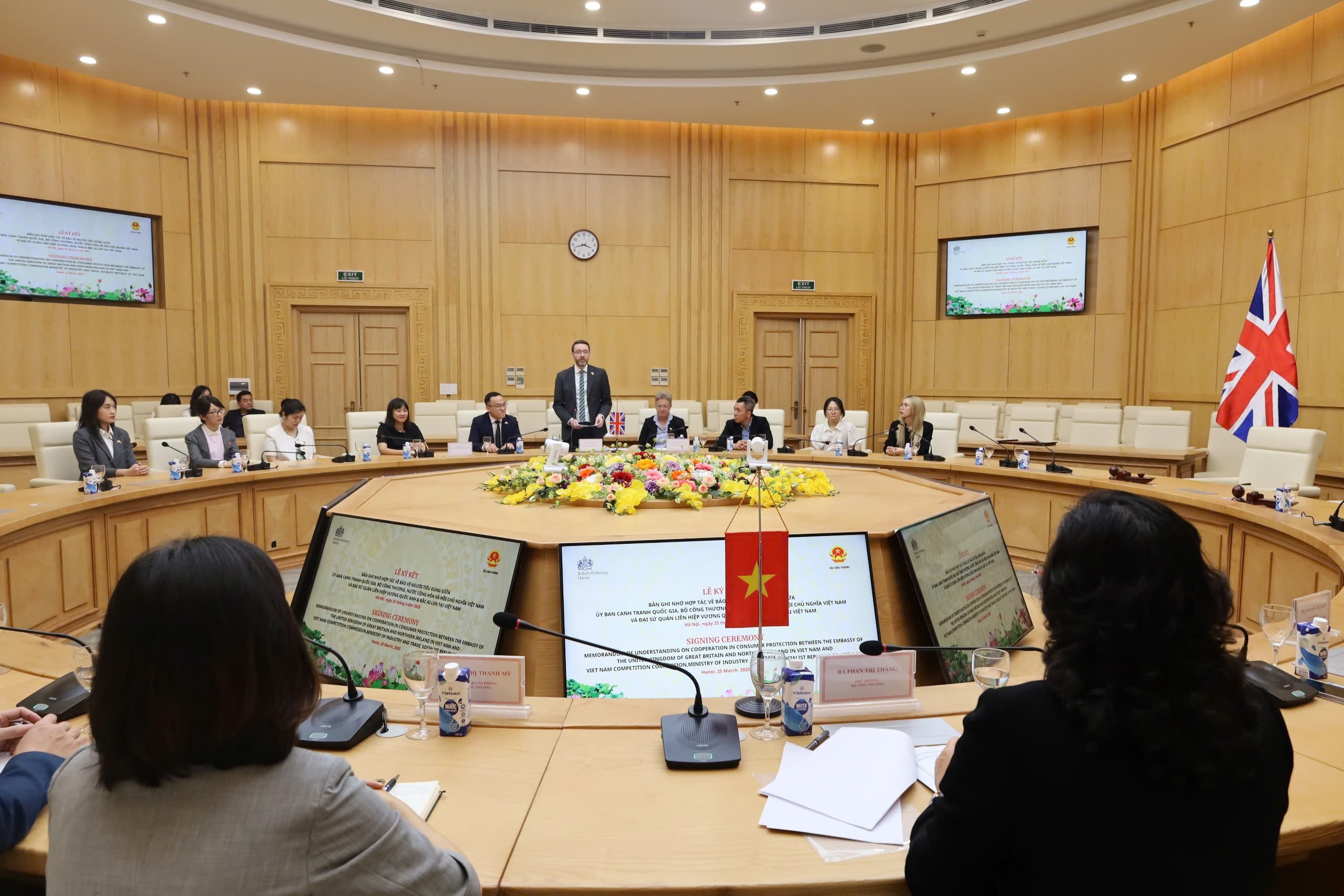 Việt Nam-Anh hợp tác nâng cao bảo vệ người tiêu dùng Việt Nam-Anh hợp tác nâng cao bảo vệ người tiêu dùng